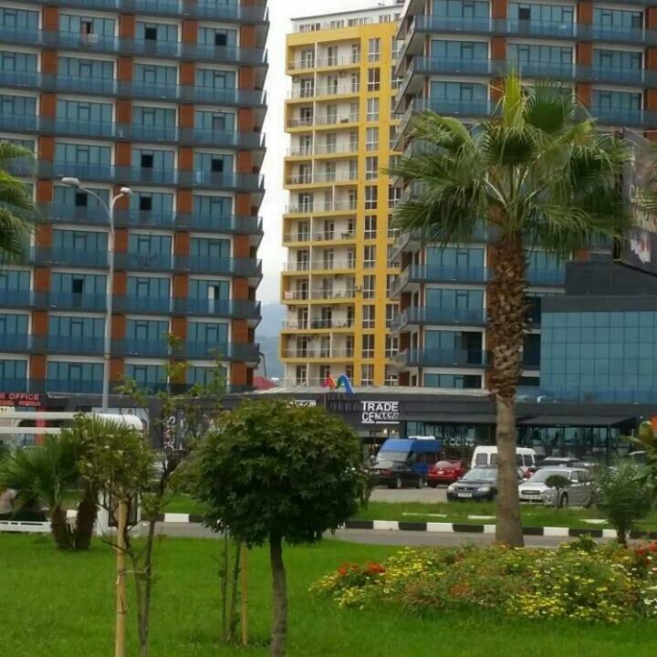 Бежевые Апартаменты Batumi Ngoại thất bức ảnh