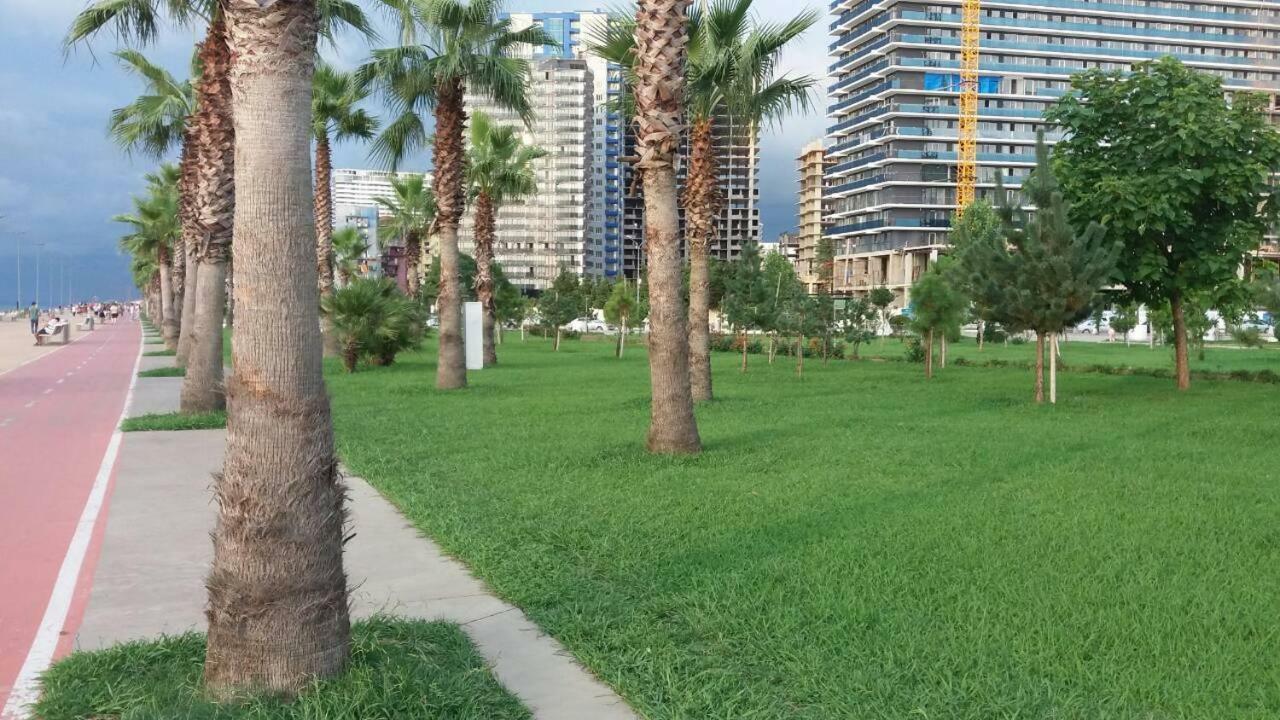 Бежевые Апартаменты Batumi Ngoại thất bức ảnh