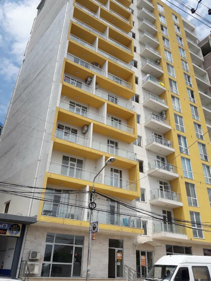 Бежевые Апартаменты Batumi Ngoại thất bức ảnh