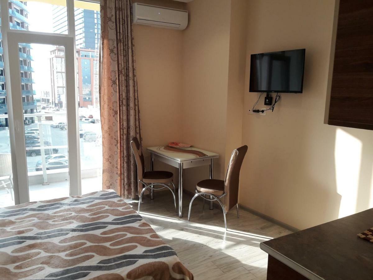 Бежевые Апартаменты Batumi Ngoại thất bức ảnh